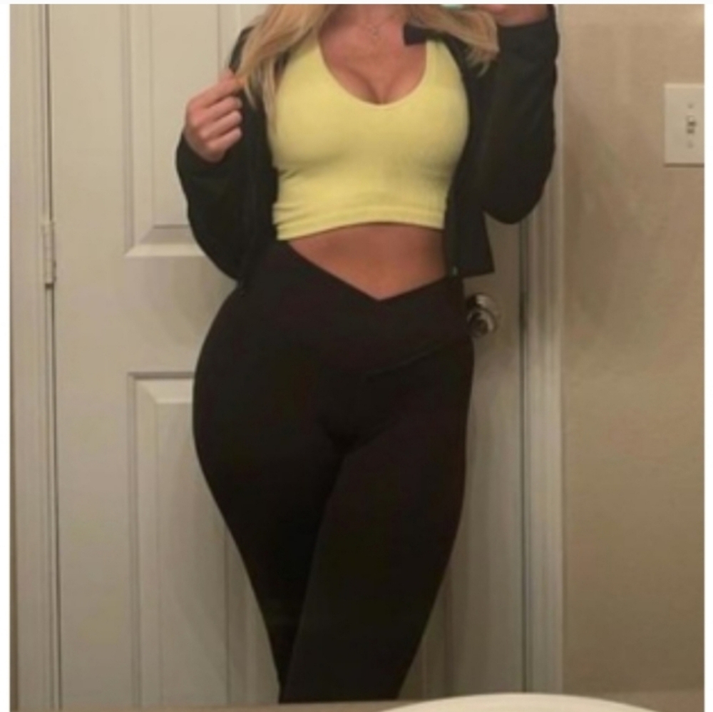 OFFLINE By AERIE Real Me High Waisted Crossover Flare Leggings Black Size Large - Picture 6 of 10